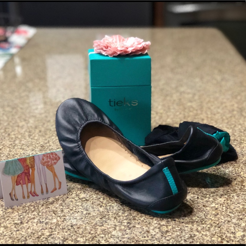 Tieks- Black barely worn! Sz 8
